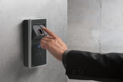Pourquoi installer une alarme maison en 2025 n’est plus une option, mais une évidence