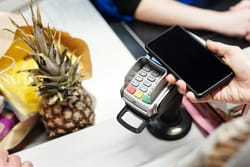 Comment payer sans carte, avec votre montre ou smartphone ?