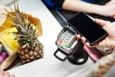 Comment payer sans carte, avec votre montre ou smartphone ?