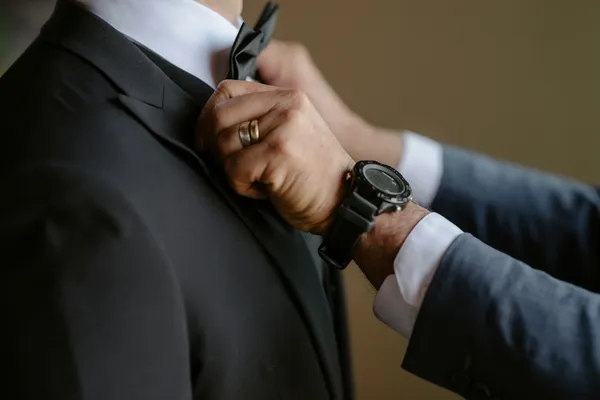 L’effet confiance d’un costume bien ajusté